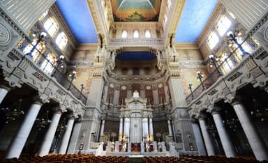 How Jews Solved the “Design Problem” of Gesturing to the Prohibited Name of God Without Actually Writing It
