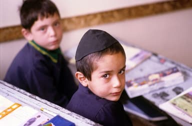 Raising Jewish Children with Eyes Wide Open